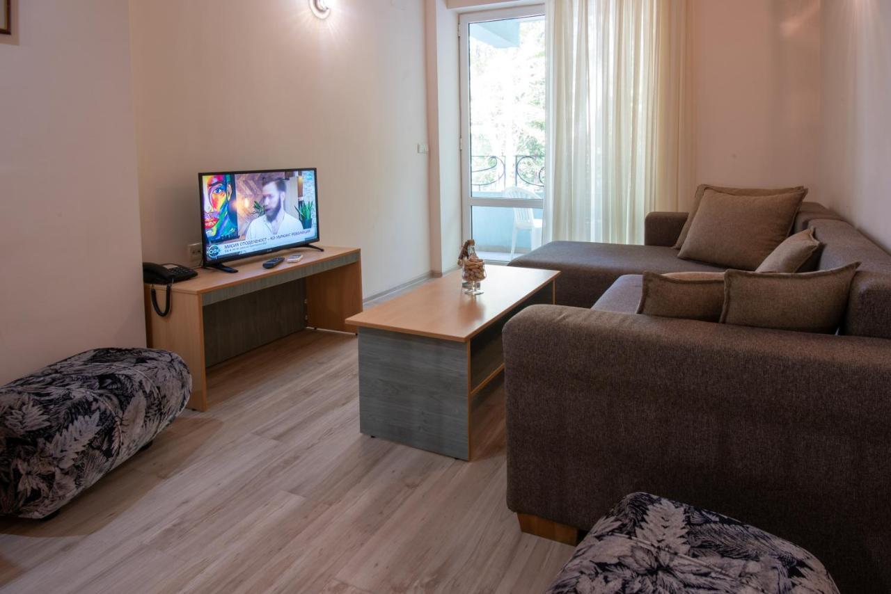 קיטן Ariana Hotel מראה חיצוני תמונה