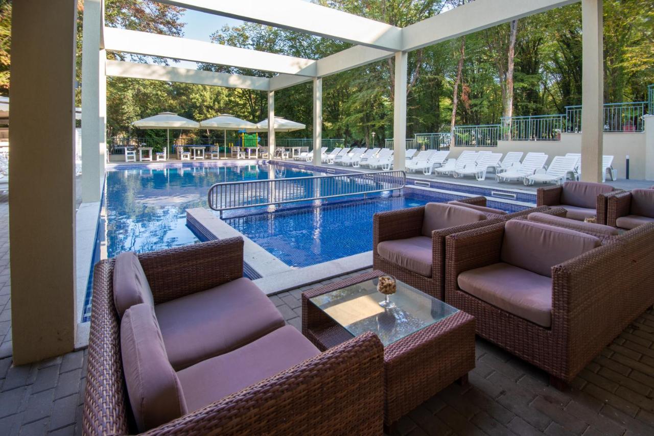 קיטן Ariana Hotel מראה חיצוני תמונה
