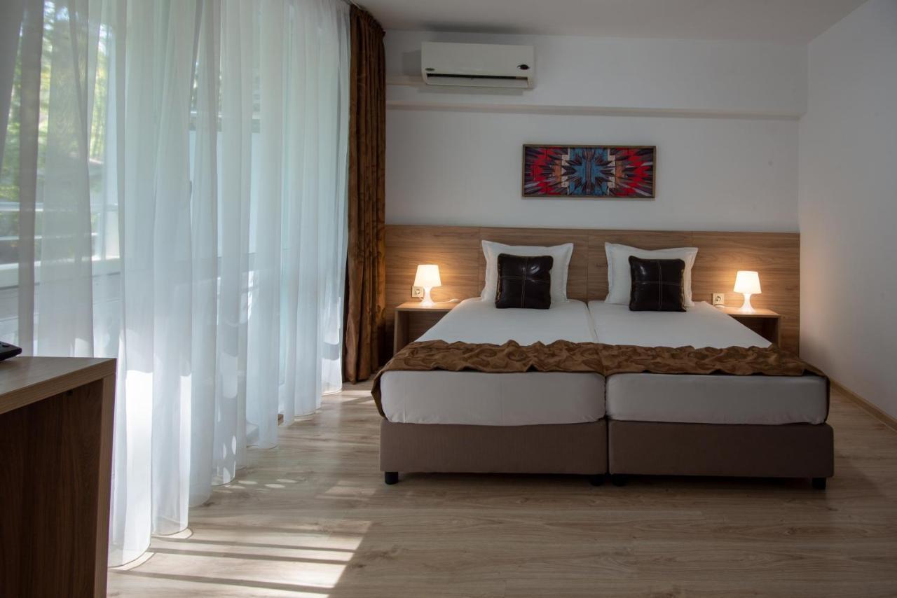 קיטן Ariana Hotel מראה חיצוני תמונה