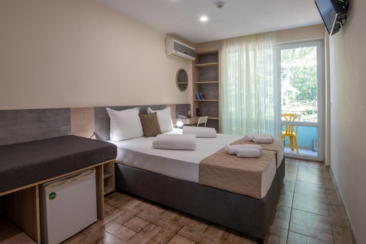 קיטן Ariana Hotel מראה חיצוני תמונה