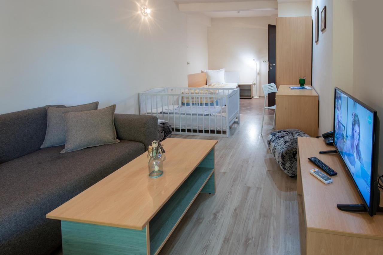 קיטן Ariana Hotel מראה חיצוני תמונה