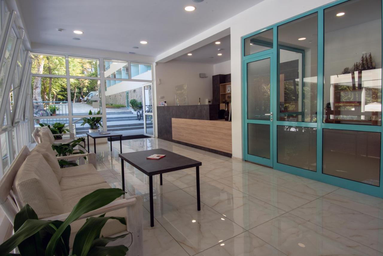 קיטן Ariana Hotel מראה חיצוני תמונה